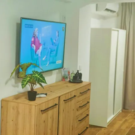 Serenity Chic Center With Free Wifi By Namaste Elite *