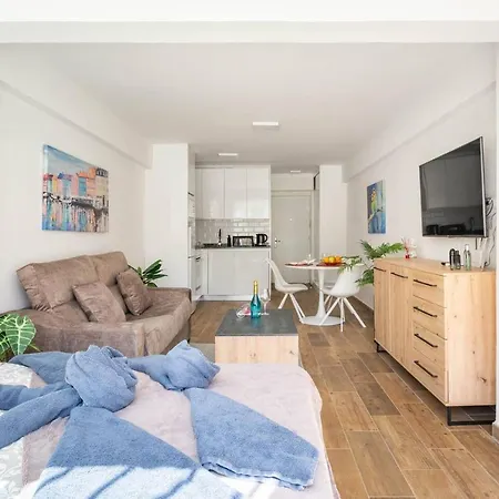 Lägenhet Serenity Chic Center With Free Wifi By Namaste Elite