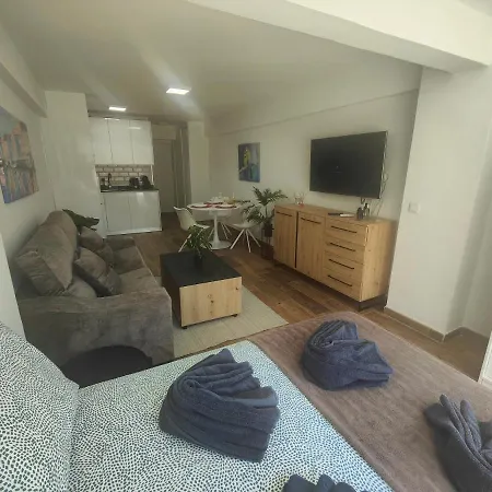 Serenity Chic Center With Free Wifi By Namaste Elite *